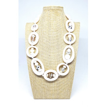 Adjustable resin necklace - White, NEW